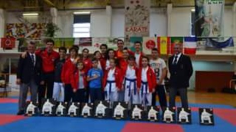 GRUPO DE KARATÉ - CKGDMA - MEDALHADOS