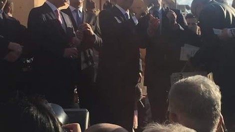 POPULAÇÃO DE CAMPANHÃ RECEBE EFUSIVAMENTE PRESIDENTE DA REPÚBLICA 